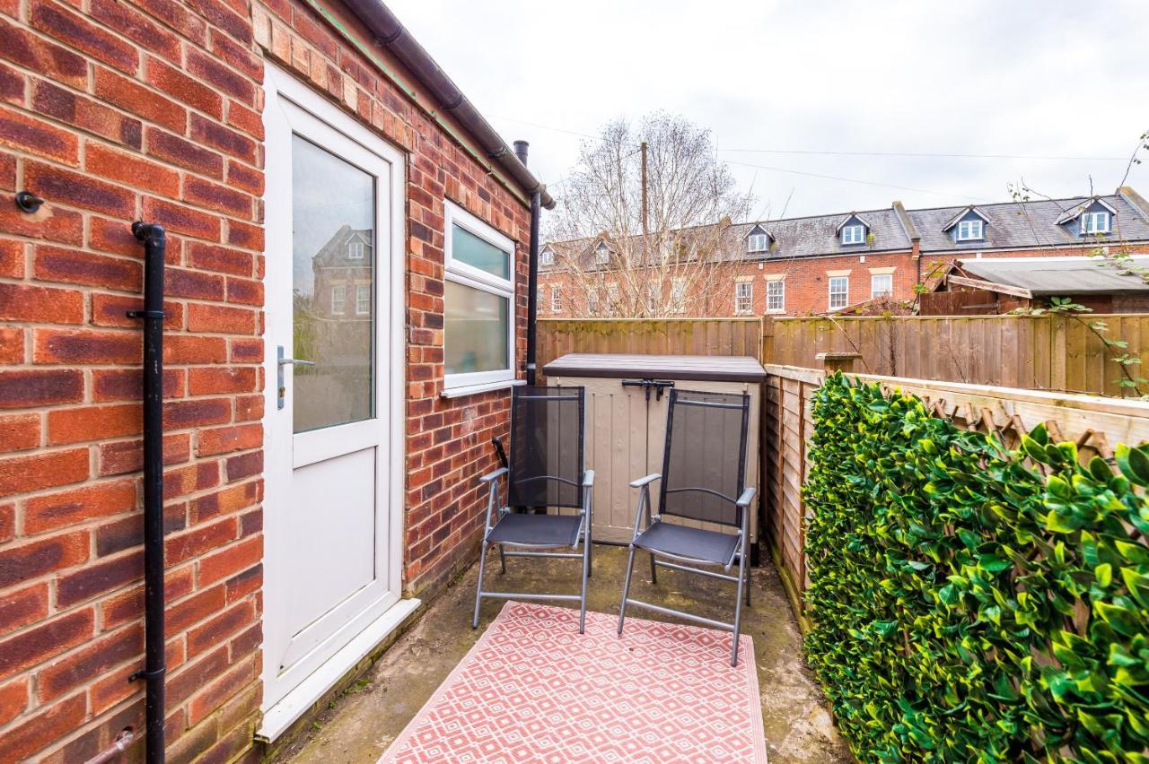 Stunning 3-Bed Nantwich Home: Ideal Group Getaway Exterior photo